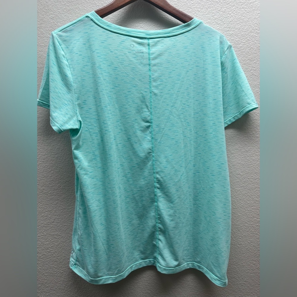 GAPFit Breathe Women's T-Shirt/V-Neck Short Sleeve Tee - Picture 3 of 4